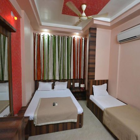 Hotel Sai Hari Prasad Shirdi Zewnętrze zdjęcie