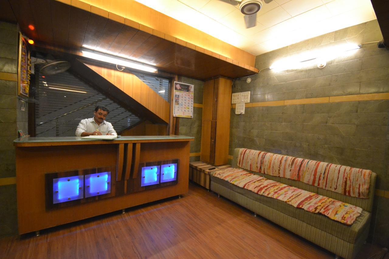 Hotel Sai Hari Prasad Shirdi Zewnętrze zdjęcie