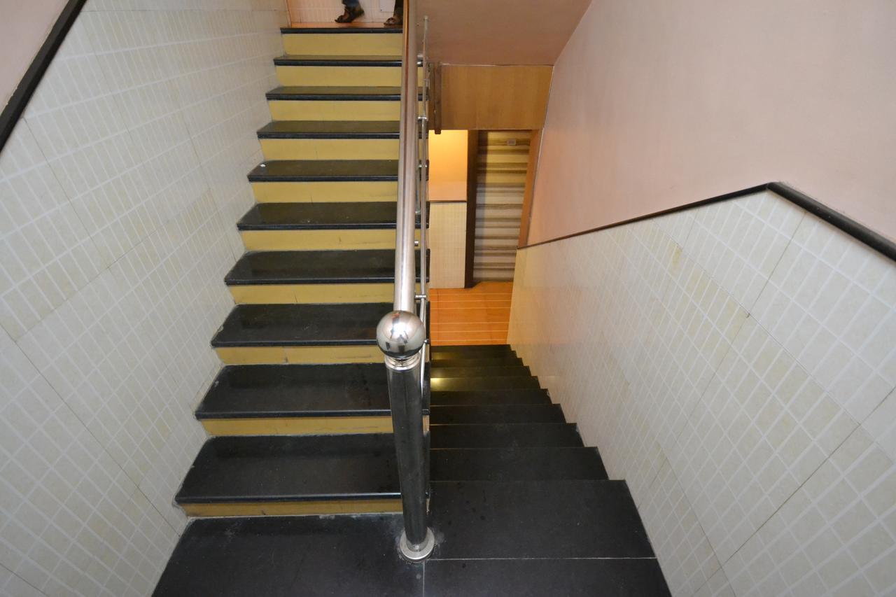 Hotel Sai Hari Prasad Shirdi Zewnętrze zdjęcie