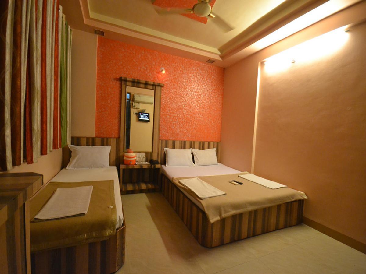 Hotel Sai Hari Prasad Shirdi Zewnętrze zdjęcie